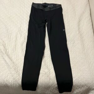 Nike
Tight fit